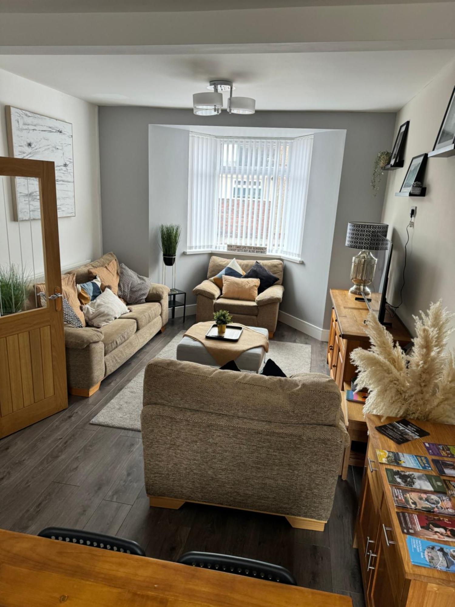 Modern, Spacious And Central Location Aberdare Kültér fotó