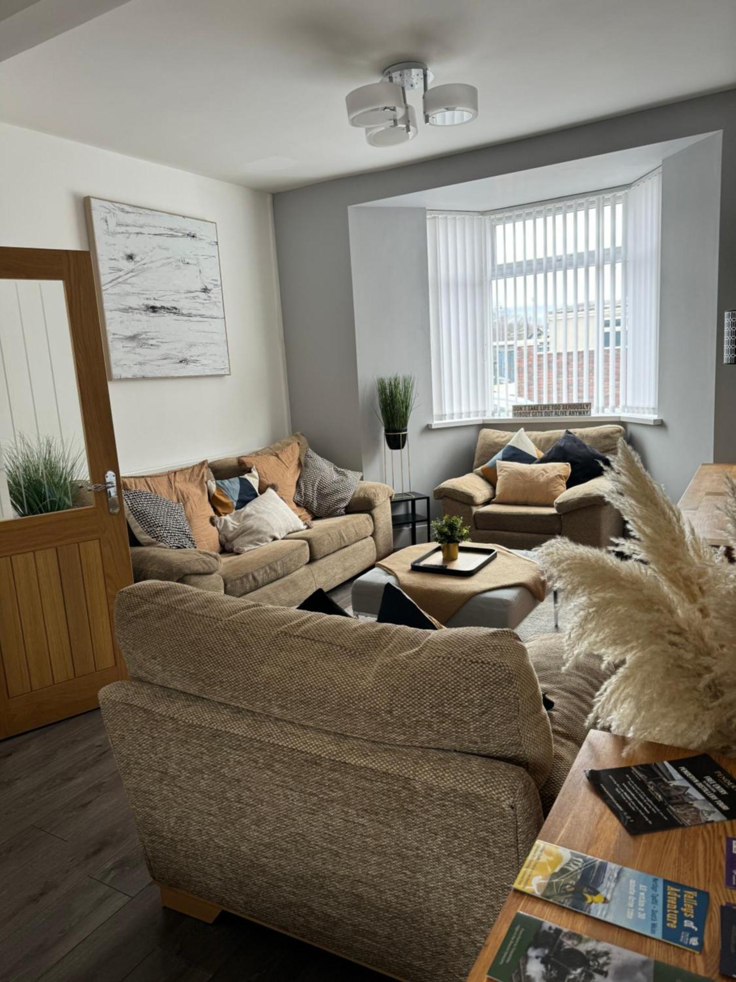 Modern, Spacious And Central Location Aberdare Kültér fotó