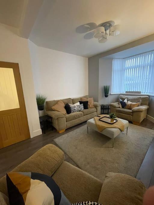 Modern, Spacious And Central Location Aberdare Kültér fotó